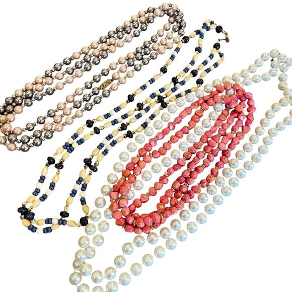 VINTAGE Lot of 4 Beaded Necklaces - Picture 1 of 12
